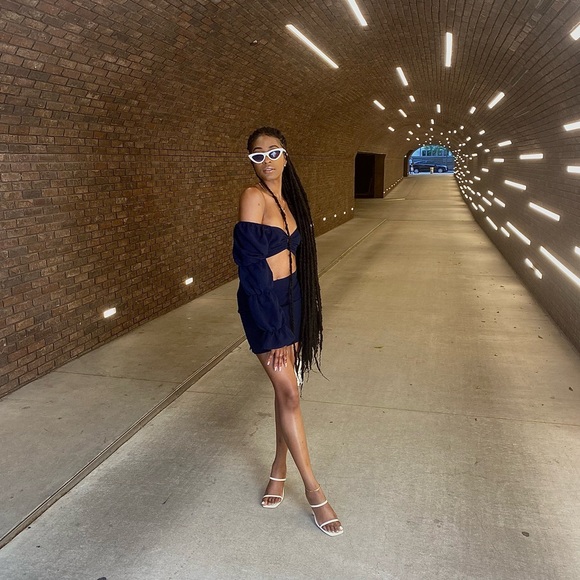 Meet your Posher, Juliana - Picture 1 of 1